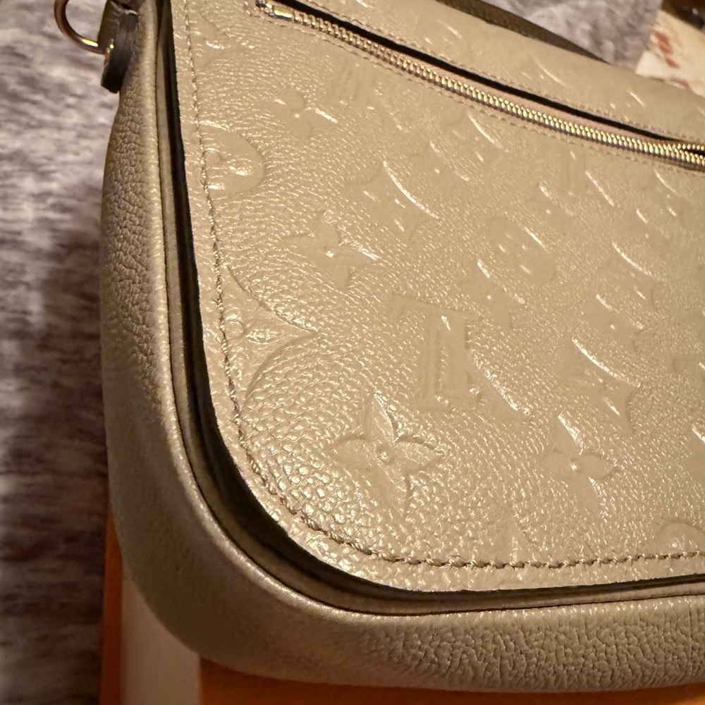 Louis Vuitton Empreinte Pochette Metis Beige - Picture 6 of 15